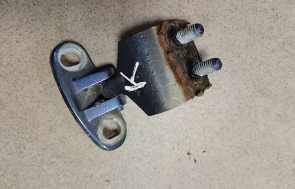 Ford Galaxy Tailgate/trunk/boot hinge