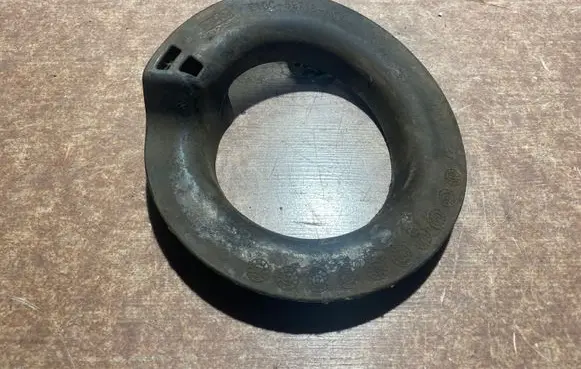 Ford Mustang VI Rear coil spring rubber mount E1GC5B718AXC