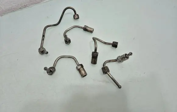 Opel Astra J Fuel injector supply line/pipe 