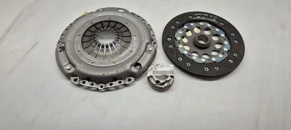 Mercedes-Benz E W124 Clutch set kit 622166700 3220218