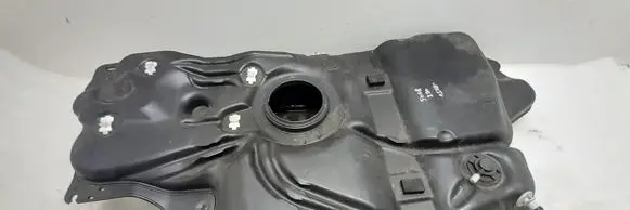 Peugeot 5008 II Fuel tank 9813793080