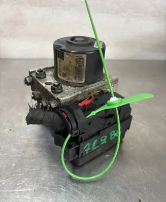 Volkswagen Golf V Master brake cylinder