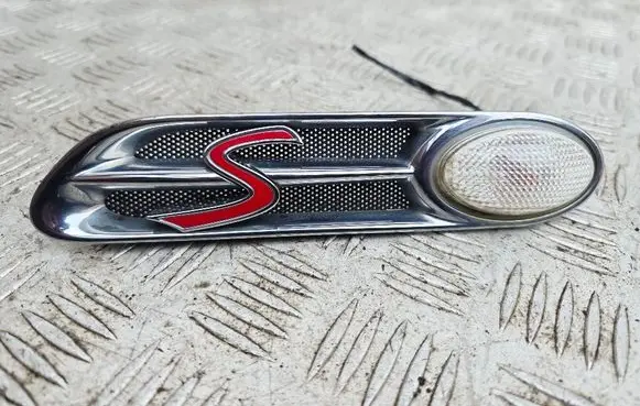 Mini One - Cooper Cabrio R52 Front fender indicator light