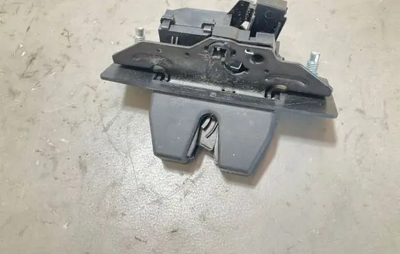 Opel Astra J Tailgate/trunk/boot lock/catch/latch 13344297