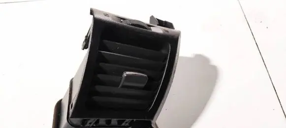 Mitsubishi Grandis Dash center air vent grill gn71104670 gn711-04670