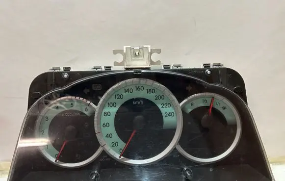 Toyota Corolla Verso AR10 Speedometer (instrument cluster) 838000F090 MB2574303100