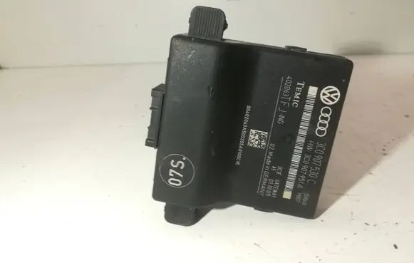 Volkswagen PASSAT B6 Gateway control module 3C0907951A 402063