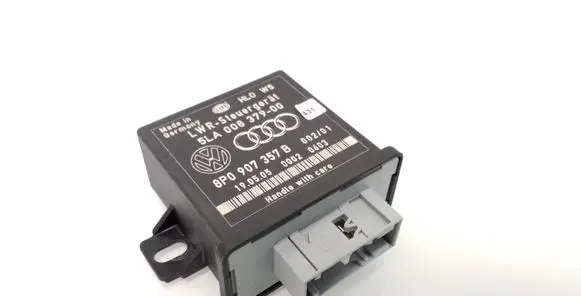 Audi A4 S4 B7 8E 8H Light module LCM 8P0907357B 5LA00837900
