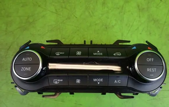 Infiniti Q30 Climate control/heater control trim A0919008101