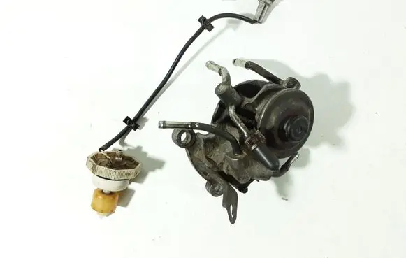 Toyota Verso Fuel filter housing 233000R100 306760