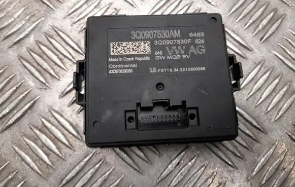 Volkswagen PASSAT B8 Gateway control module 3Q0907530AM