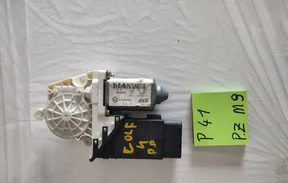 Volkswagen Golf IV Front door window regulator motor 1C1959802A