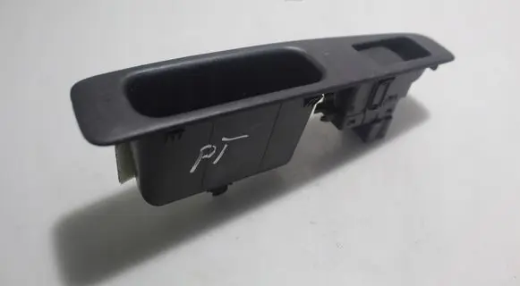 Nissan Qashqai Electric window control switch
