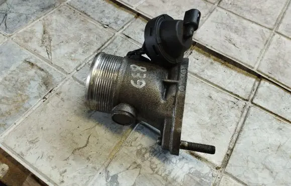 Audi A4 S4 B6 8E 8H Throttle valve 8E0145950C