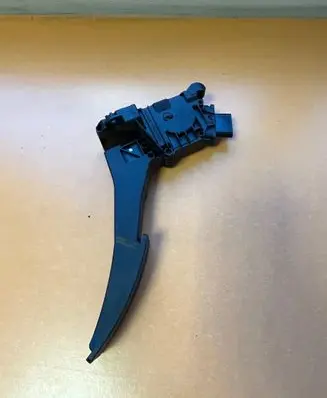 Mercedes-Benz CLA C118 X118 Accelerator throttle pedal A1773001800 ZGS002Q004 6PV01293404