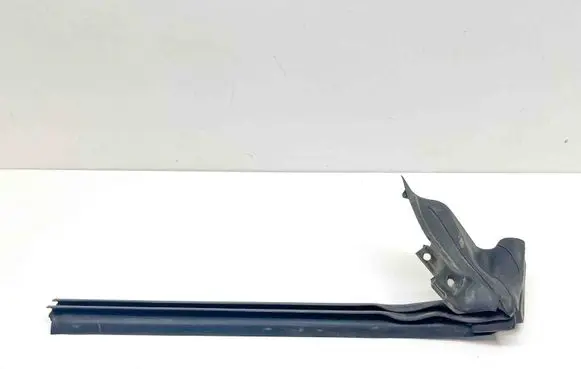Rear door rubber seal (on body)