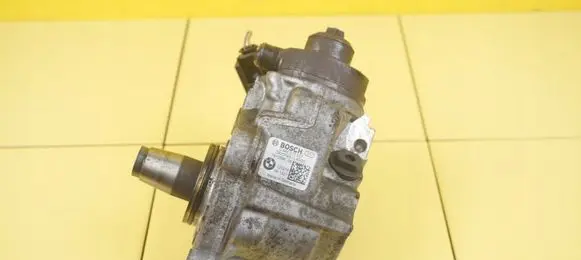 BMW 3 F30 F35 F31 Fuel injection high pressure pump 0445010517 N47D20C