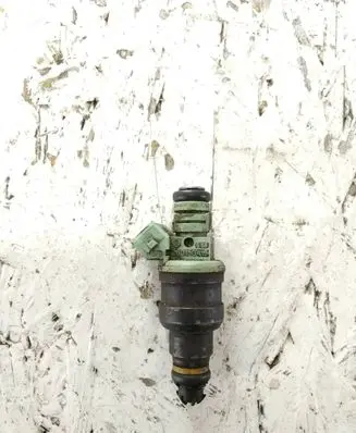 BMW 5 E39 Fuel injector 0280150415