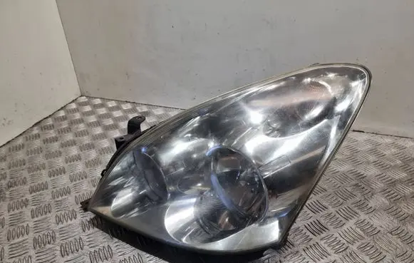 Toyota Corolla Verso AR10 Headlight/headlamp E11200683 7357230400