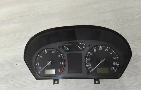 Speedometer (instrument cluster)