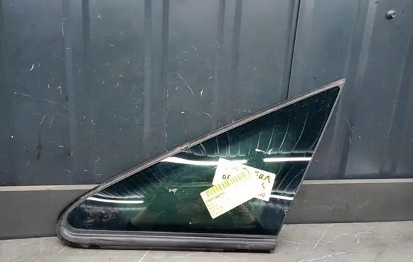 Opel Zafira B Front triangle window/glass 13123920