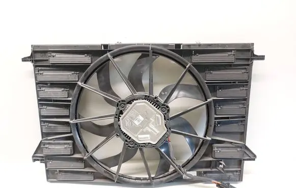 Audi Q7 4M Radiator cooling fan shroud 8W0121003B 8W0959455T