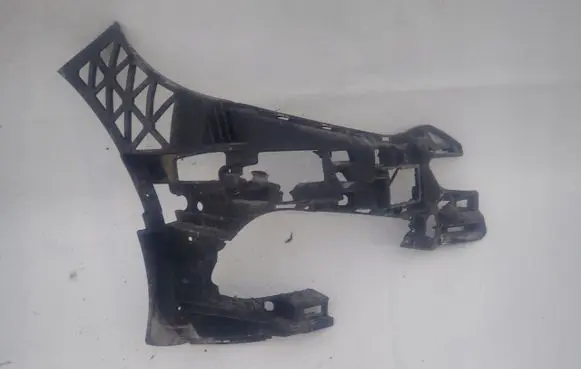 Mercedes-Benz E W212 Front bumper mounting bracket