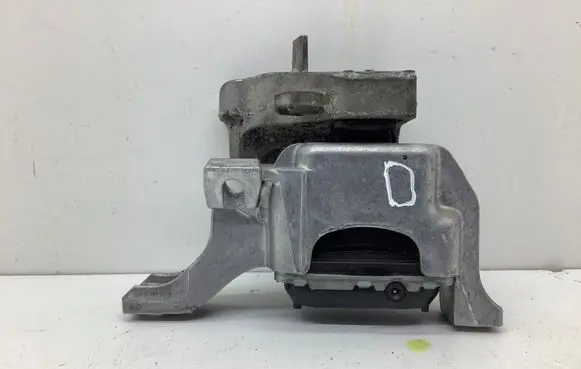 Mini Cooper Countryman R60 Engine mount bracket 6782374