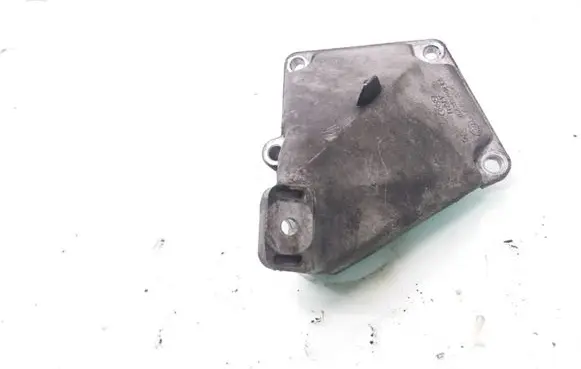 Audi A6 S6 C5 4B Engine mounting bracket 4B0199307C