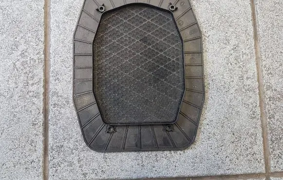 BMW X5 E70 Subwoofer grill/trim 6971882 697188203