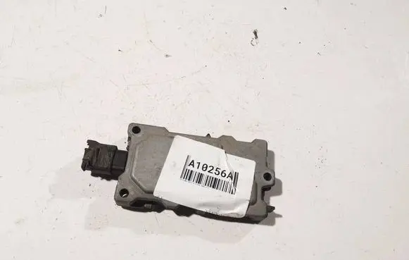 Mercedes-Benz C W203 Coolant fan relay 2118300472