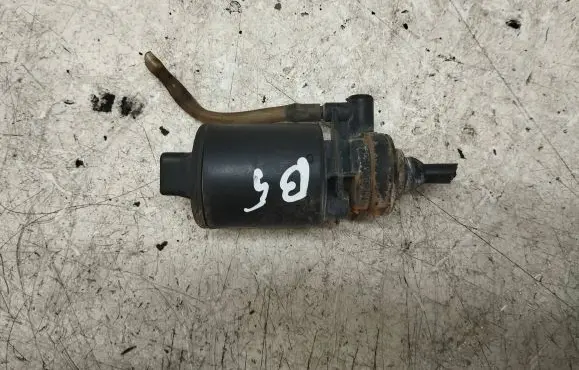 Volkswagen PASSAT B5 Windscreen/windshield washer pump 20160