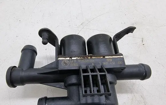 BMW 5 F10 F11 Coolant heater control valve 9119166 64119119166 1147401220
