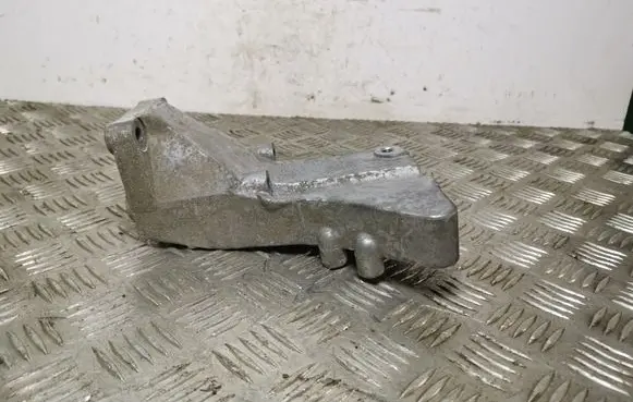 Mitsubishi Outlander Engine mounting bracket