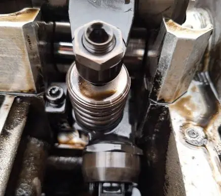 Fuel injector