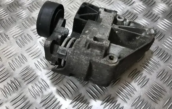 BMW 5 E39 Engine mounting bracket 64557512556 64.55-7512556