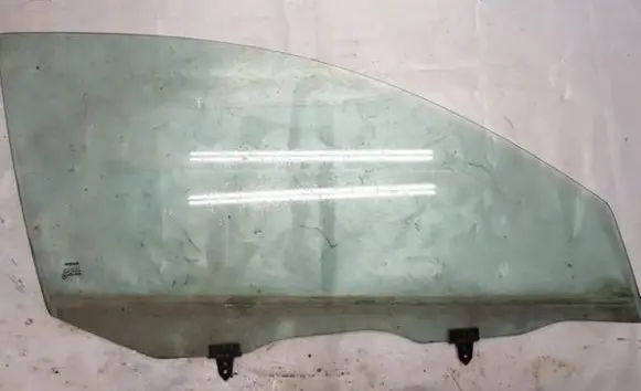 Nissan Primera Front door window glass four-door