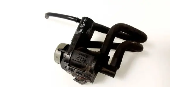 Volkswagen PASSAT CC Vacuum valve 1K0906283A