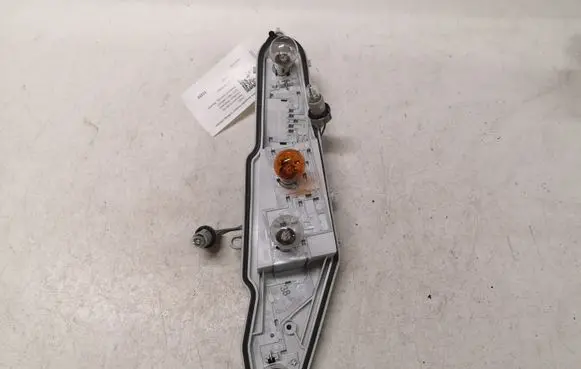 Skoda Roomster (5J) Tail light bulb cover holder