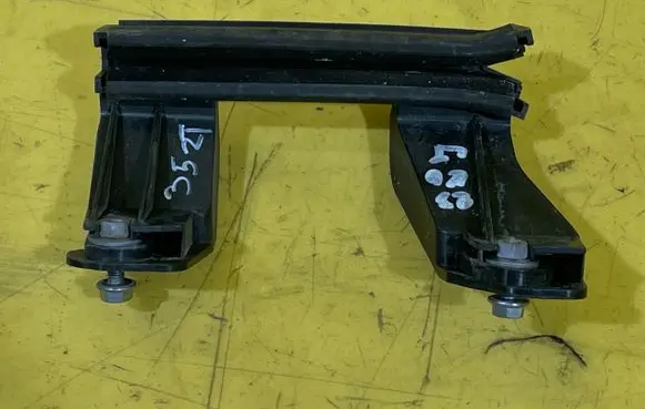 Peugeot 3008 I Rear side glass trim RZ2R11P6K10