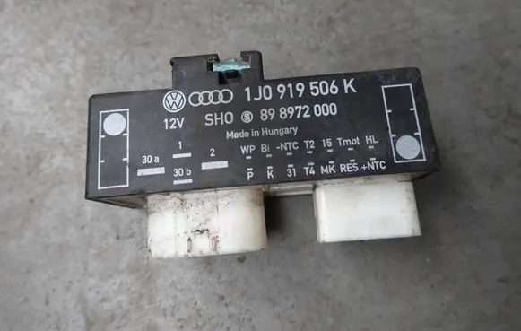Volkswagen New Beetle Coolant fan relay 1J0919506K