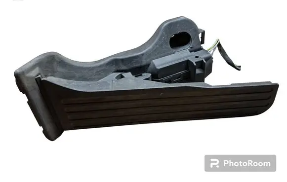 Volkswagen PASSAT B6 Accelerator throttle pedal 1K1721503L