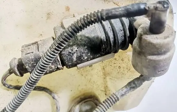 Volkswagen Sharan Windscreen/windshield washer pump 