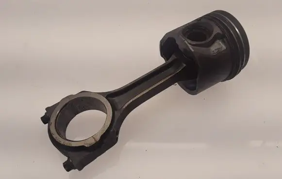 Ford Mondeo Mk III Piston with connecting rod 24879A