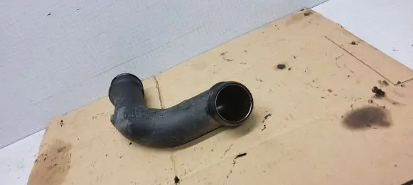 Volkswagen Golf III Intercooler hose/pipe 1H0145762