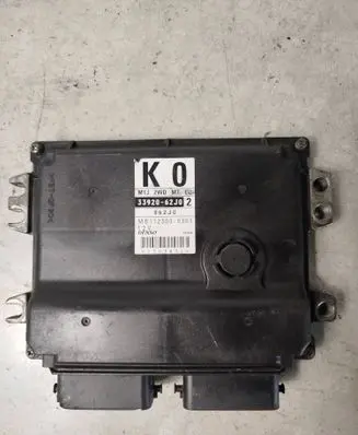 Suzuki Swift I Engine control unit/module 3392062J0