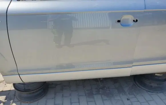 Audi Q7 4L Front door