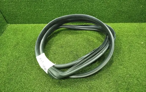 KIA Sportage Front door rubber seal 