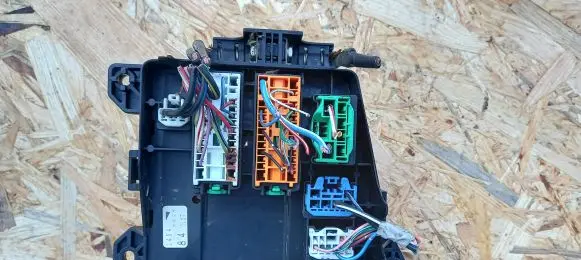 Mazda 323 Fuse box set
