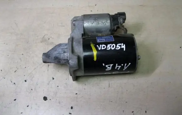 Hyundai i30 Starter motor 361002B020 VD5054